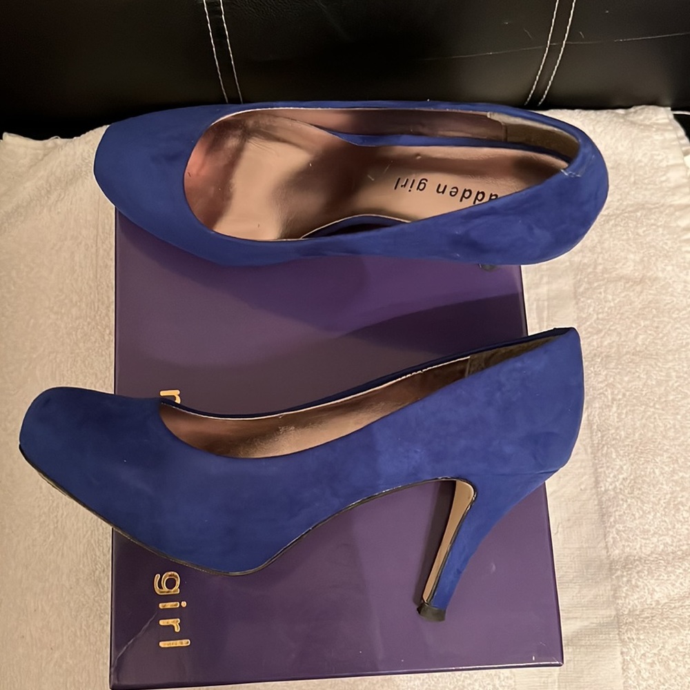 Heels - Picture 2 of 6